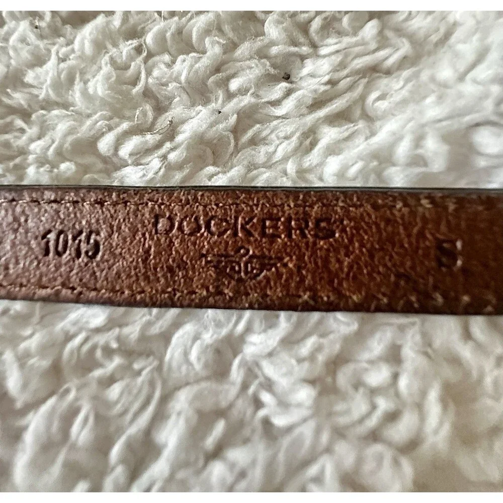 VTG 90s Y2K Dockers Brown Leather Belt with detailing Silver Buckle Sz 34”